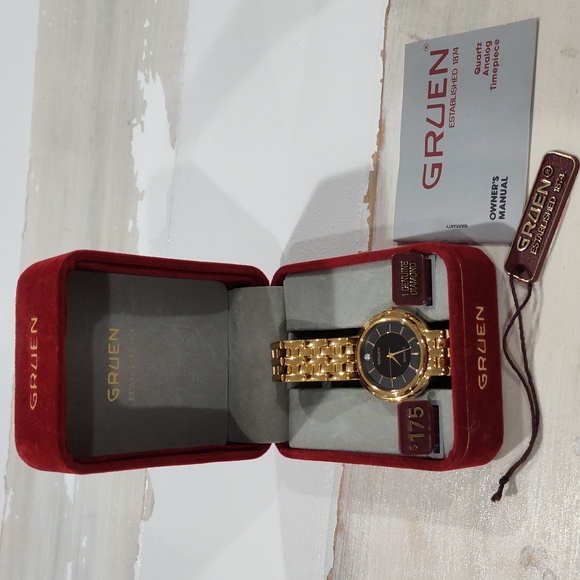 Gruen Women's Watch with Genuine Diamond - Picture 7 of 11
